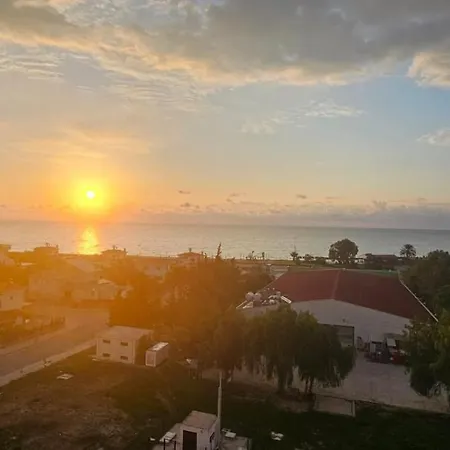 Muhteşem Deniz Manzaralı Stüdyo Apartamento *